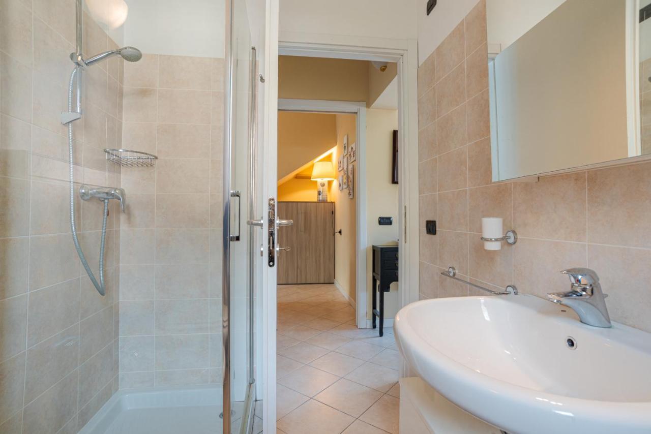 Lake Como Apartment With Balcony And Private Parking Ossuccio Esterno foto
